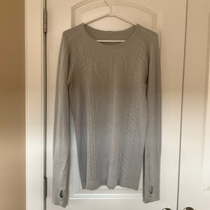 Lululemon long sleeve t with slight underarm discoloration
